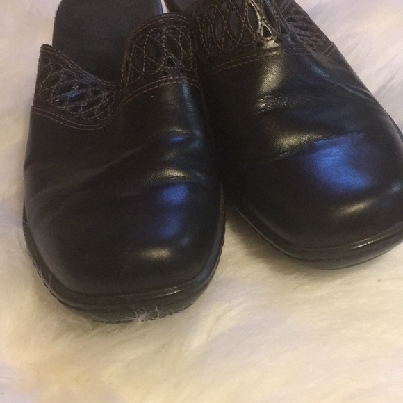 Clark’s slip ons - Picture 3 of 8